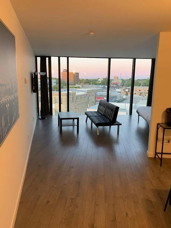 Apartment Spaceship Condo! King Size Bed! Super Comfortable! Winnipeg