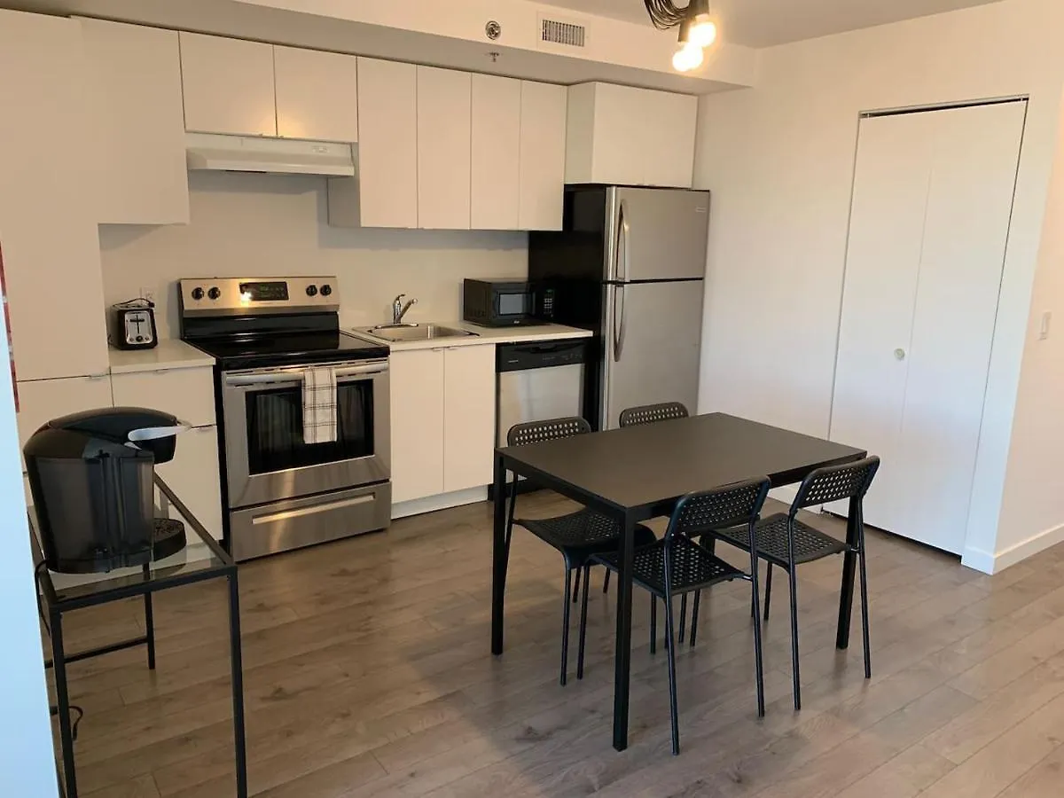 Apartment Spaceship Condo! King Size Bed! Super Comfortable! Winnipeg Canada